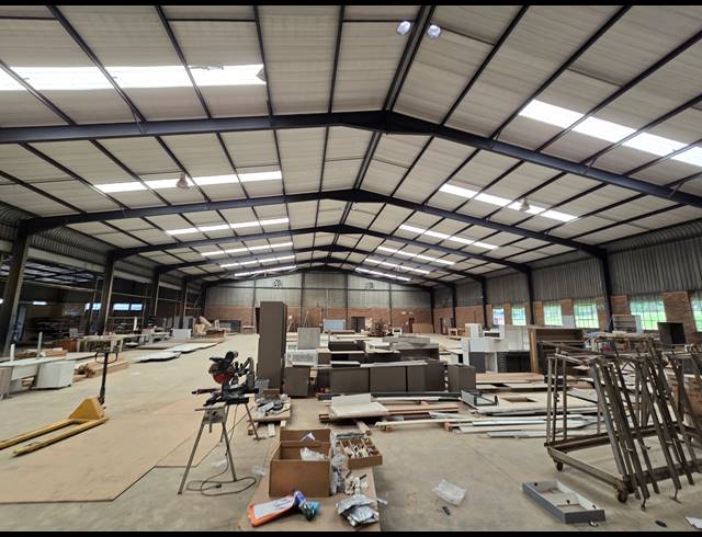 2,000M² WAREHOUSE FOR SALE IN HONEYDEW